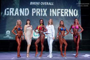 Фотограф Александр Васильев (BIKINI OVERALL)